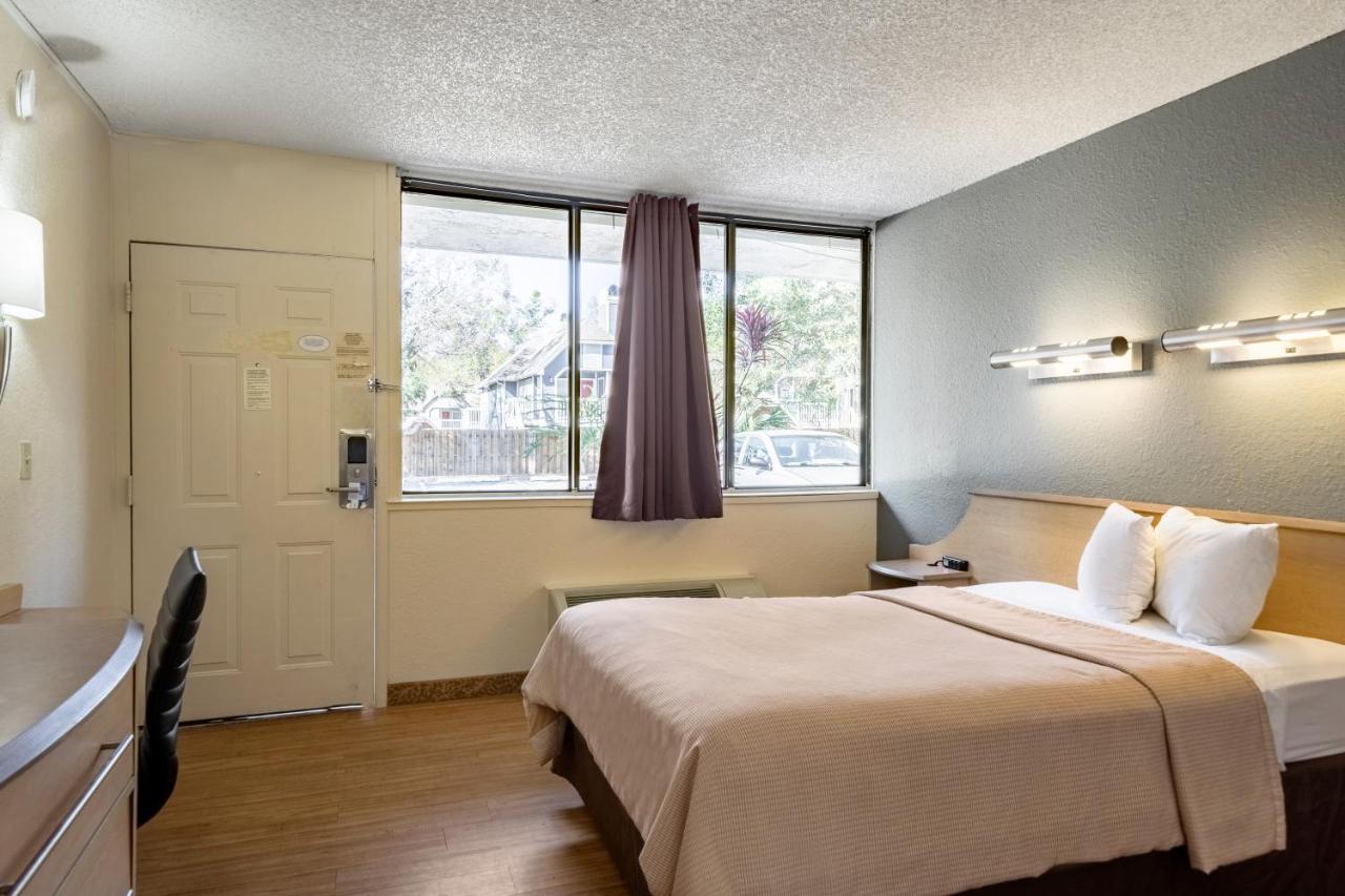 Econo Lodge Palm Harbor - Clearwater Dış mekan fotoğraf