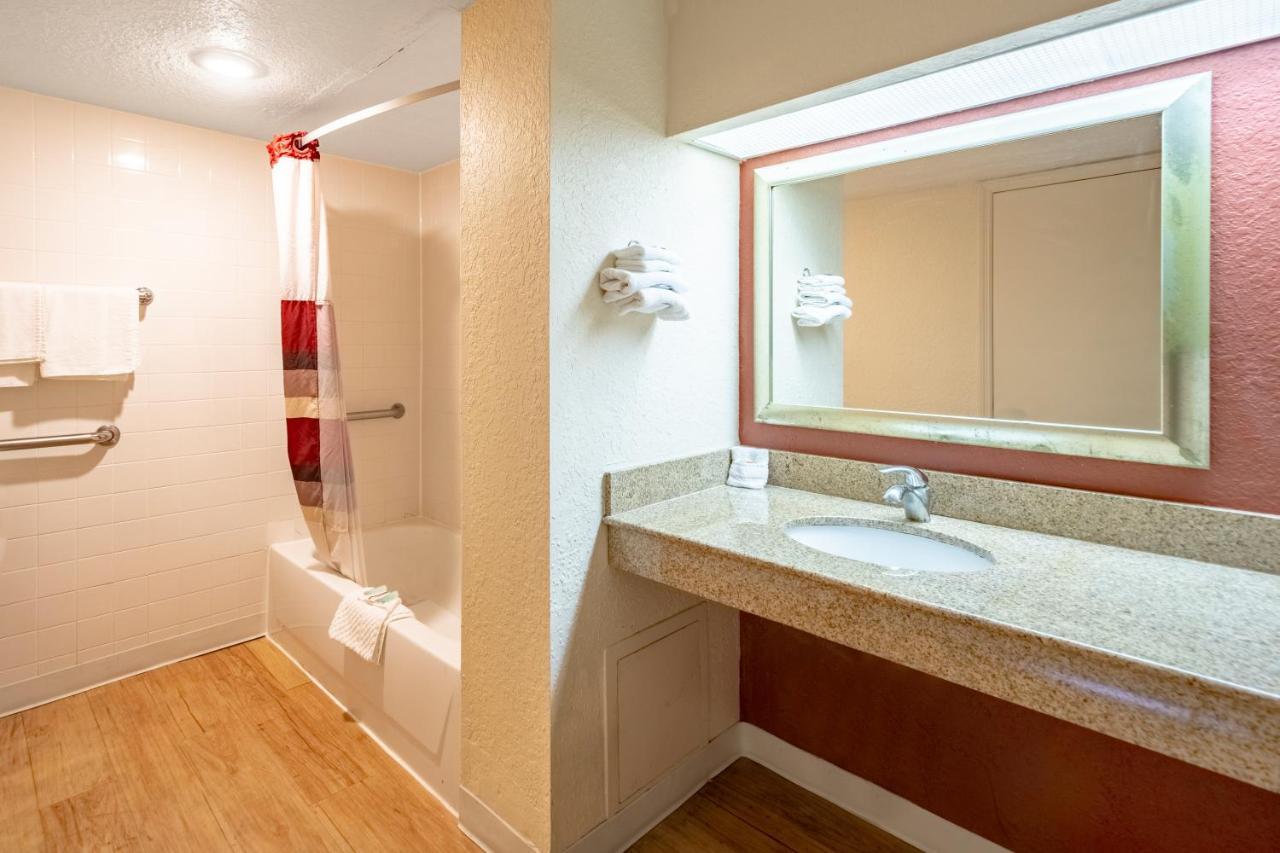 Econo Lodge Palm Harbor - Clearwater Dış mekan fotoğraf